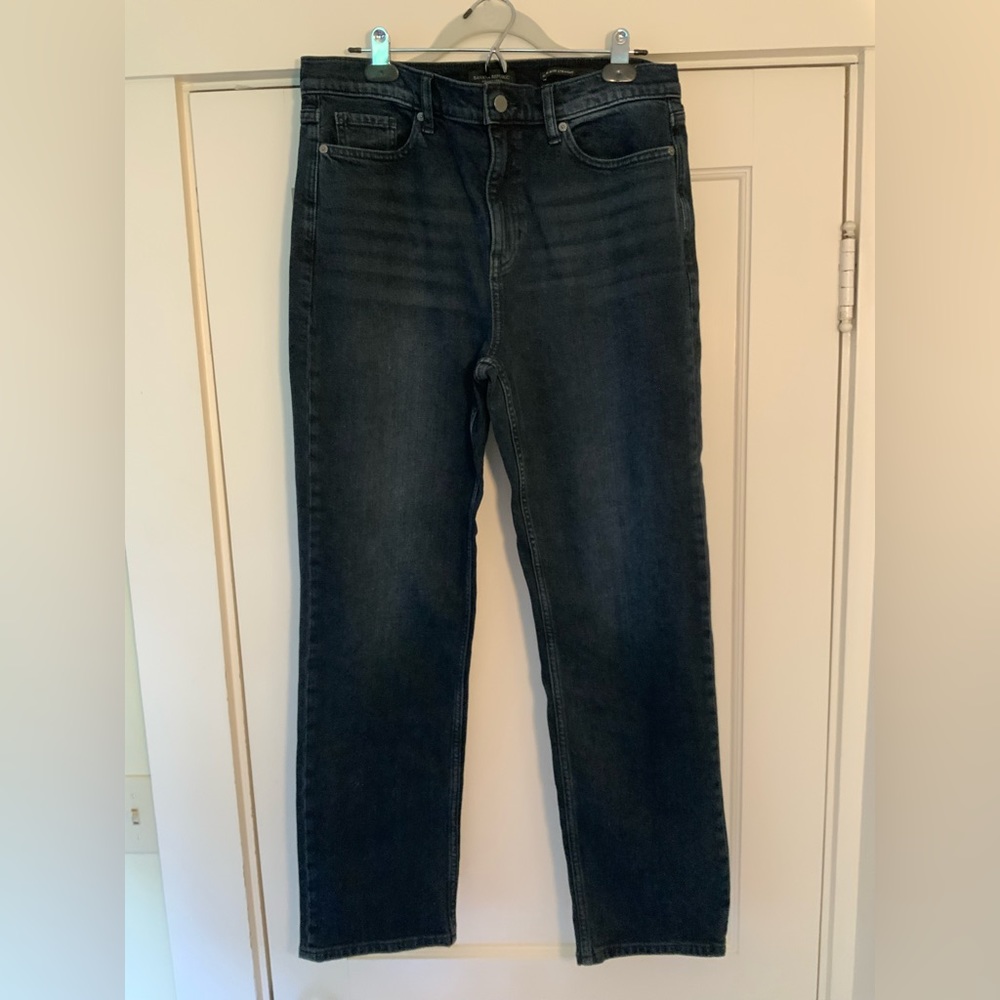 Banana Republic High Rise Straight Jeans. Size 31 Long